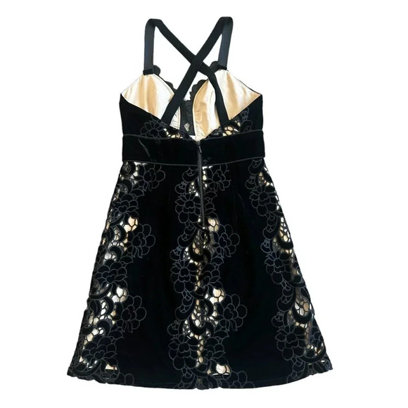 Saylor Black Velvet Cutout Dress Deep V-Neck Cocktail Date Flattering Size Small - Picture 6 of 12